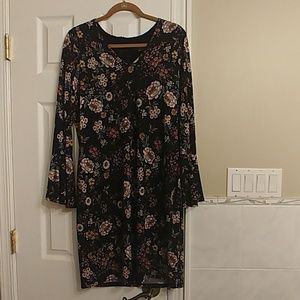 Karen Kane Black floral sheath dress